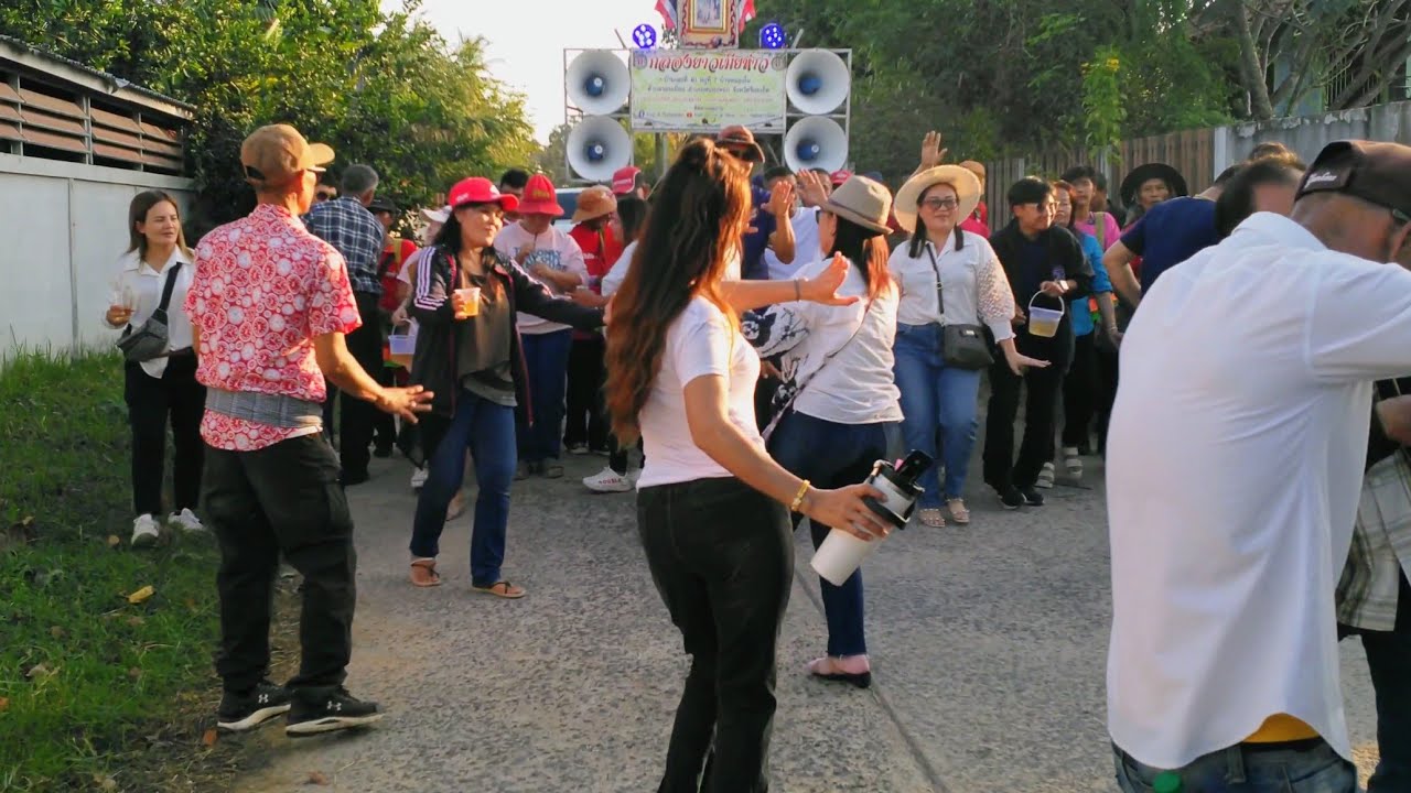 เต้ยโขง ลายเชิ้งม่วนๆ แห่นาค บ.ขมิ้น อ.ทุ่งเขาหลวง จ.ร้อยเอ็ด #กลองยาวเมียห่าว