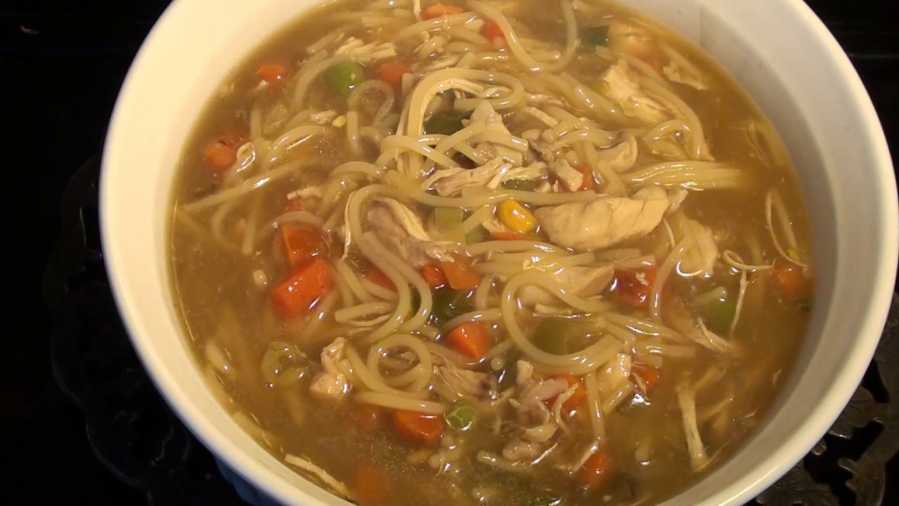 CHICKEN NOODLE SOUP RECIPE IN URDU/CHICKEN NOODLE SOUP PAKISTANI  STYLE  * FARAH'S COOKING CHANNEL *