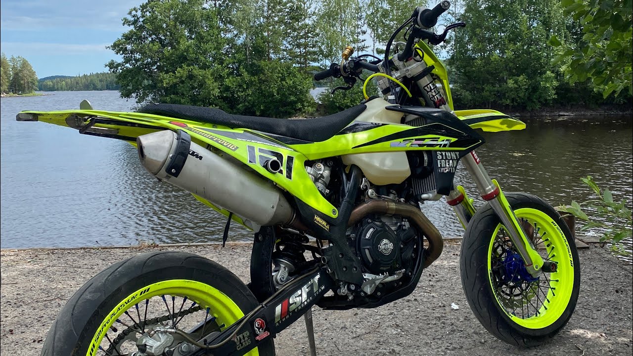 Juha Ruokolainen - Epic Supermoto Stunts (Backflip)