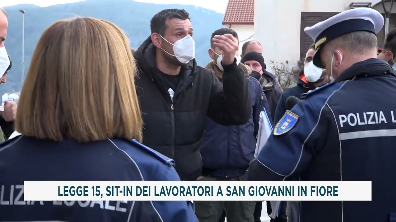 LEGGE 15, SIT - IN DEI LAVORATORI A SAN GIOVANNI IN FIORE