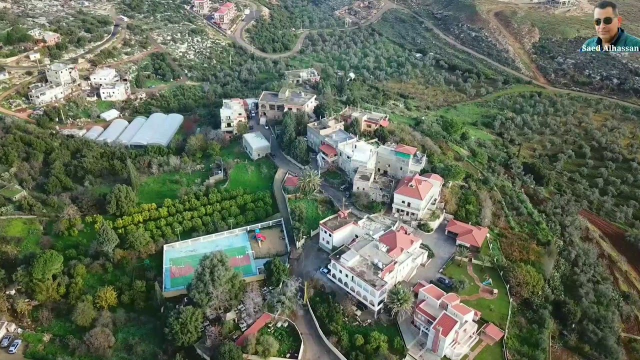 حلق فوق بتوراتيج (Btouratije)  البيت الجبلي ذو التاج (بعدسة سائد الحسن)