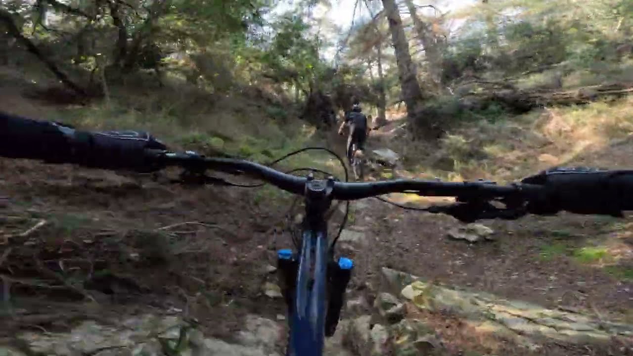 Υμηττός  MTB -  Επιστροφή  στα ψηλά μονοπάτια - Σπύρος Βραχάς  (  chest cam )