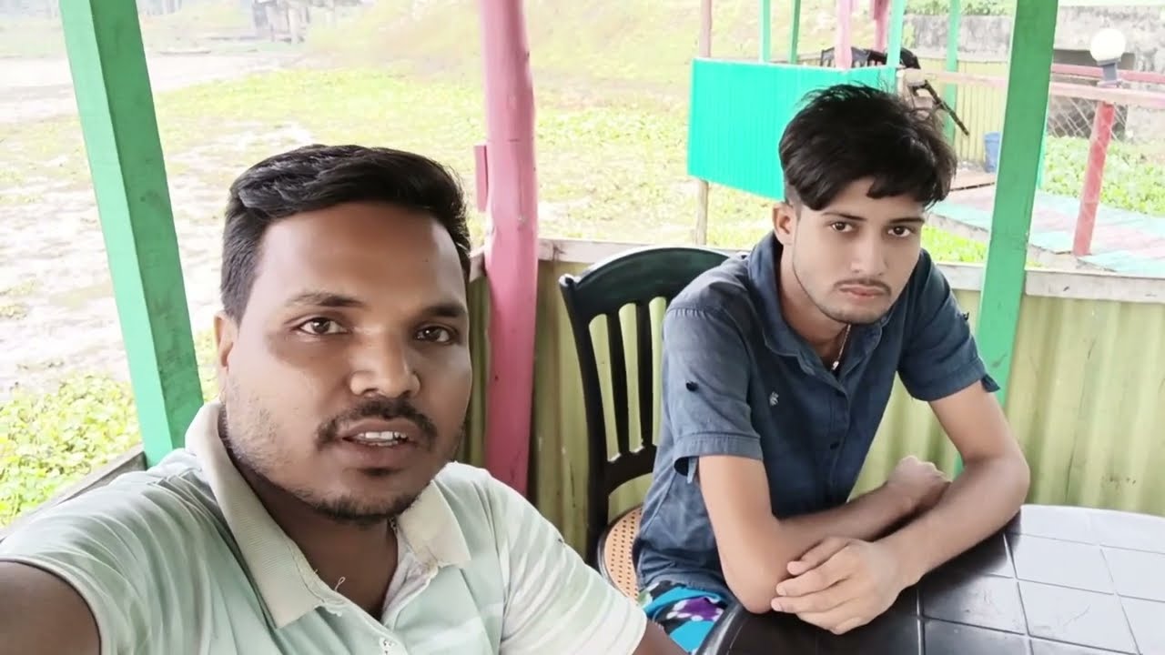 মনপুরা কফি হাউস বেরাইতে আইছি তাই একটু ভিডিও করলাম সবাই সম্পুর্ণ ভিডিও দেখবেন chan miya vlog 