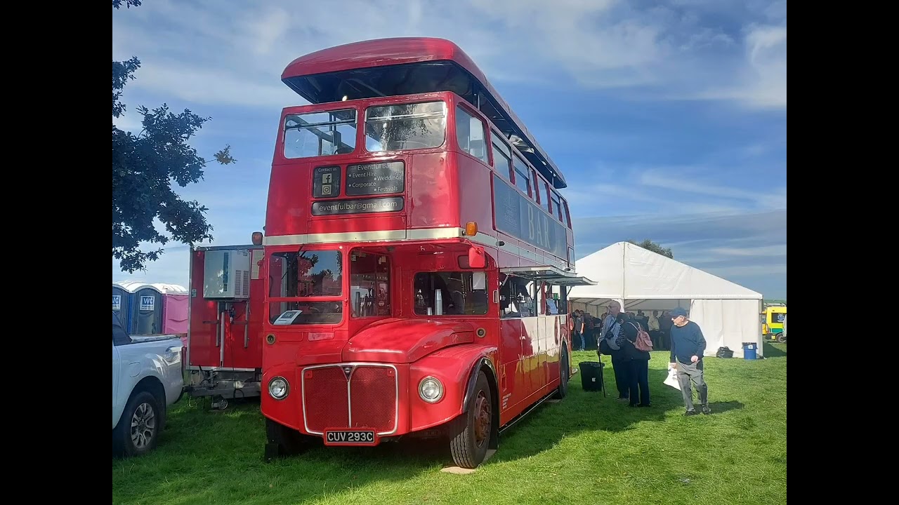 Showbus50