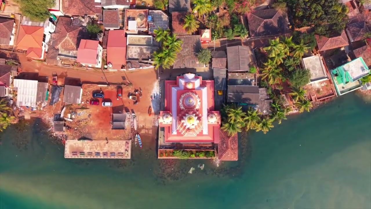 समुद्राच्या काठावर असलेलं हे सुंदर विठ्ठल-रुक्मिणी मंदिर पाहिलंय का? 🌊🙏