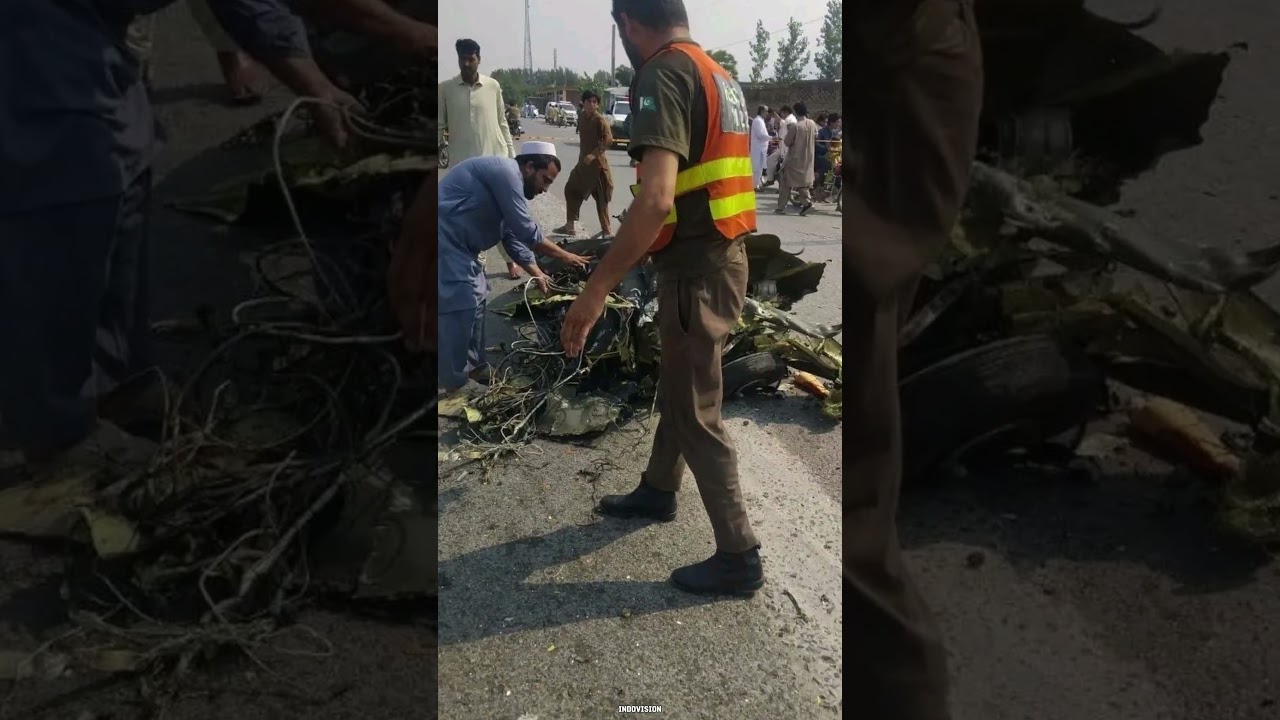 Pakistan Air Force Aircraft Crash Leaves Two Pilots Dead #pakistan #crash