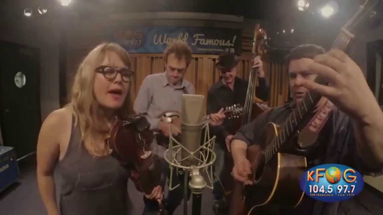 Nickel Creek - Hayloft (Live on KFOG Radio)