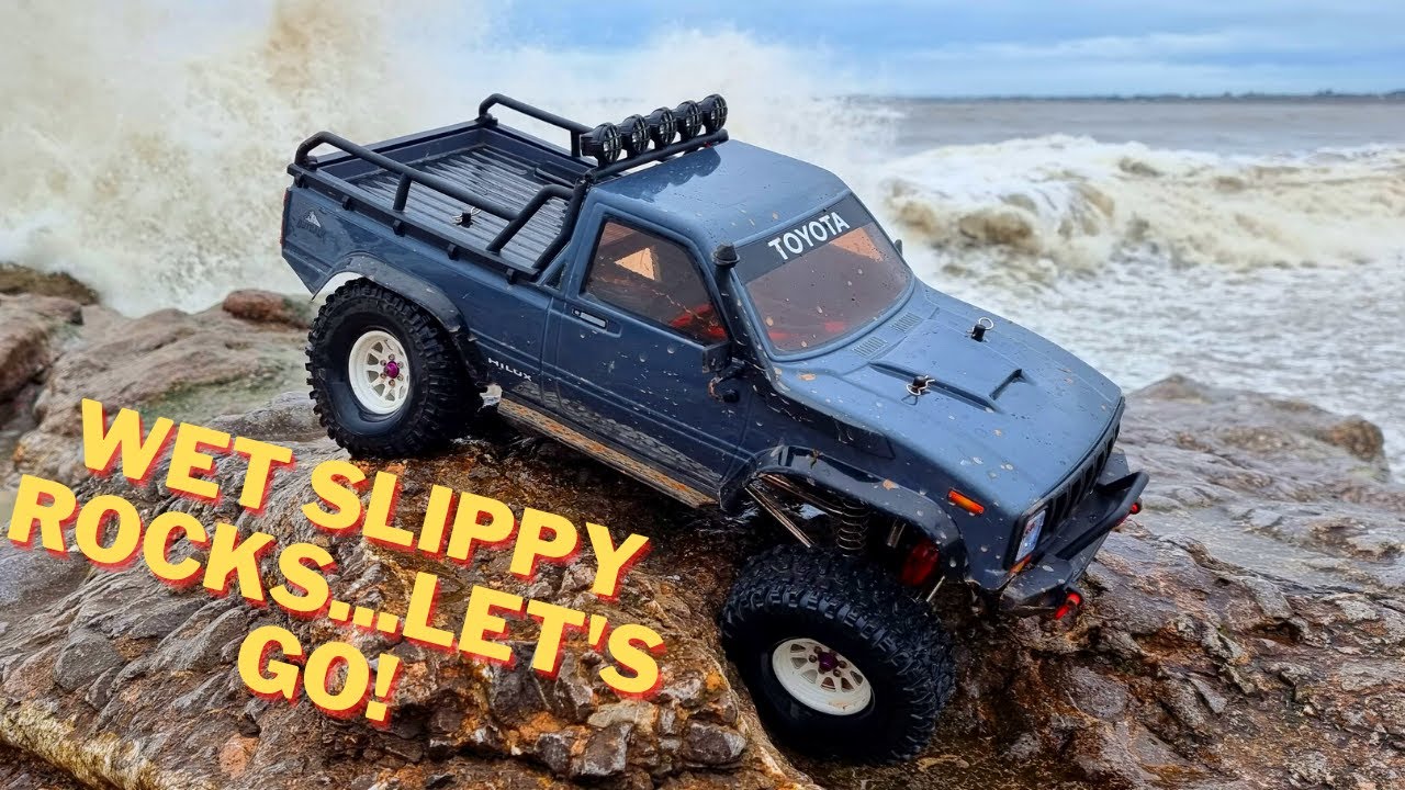 RC Crawler - Rock Crawling Stormy Beach - FTX Hi-Rock (RGT EX86110) | Toyota Hilux 1/10