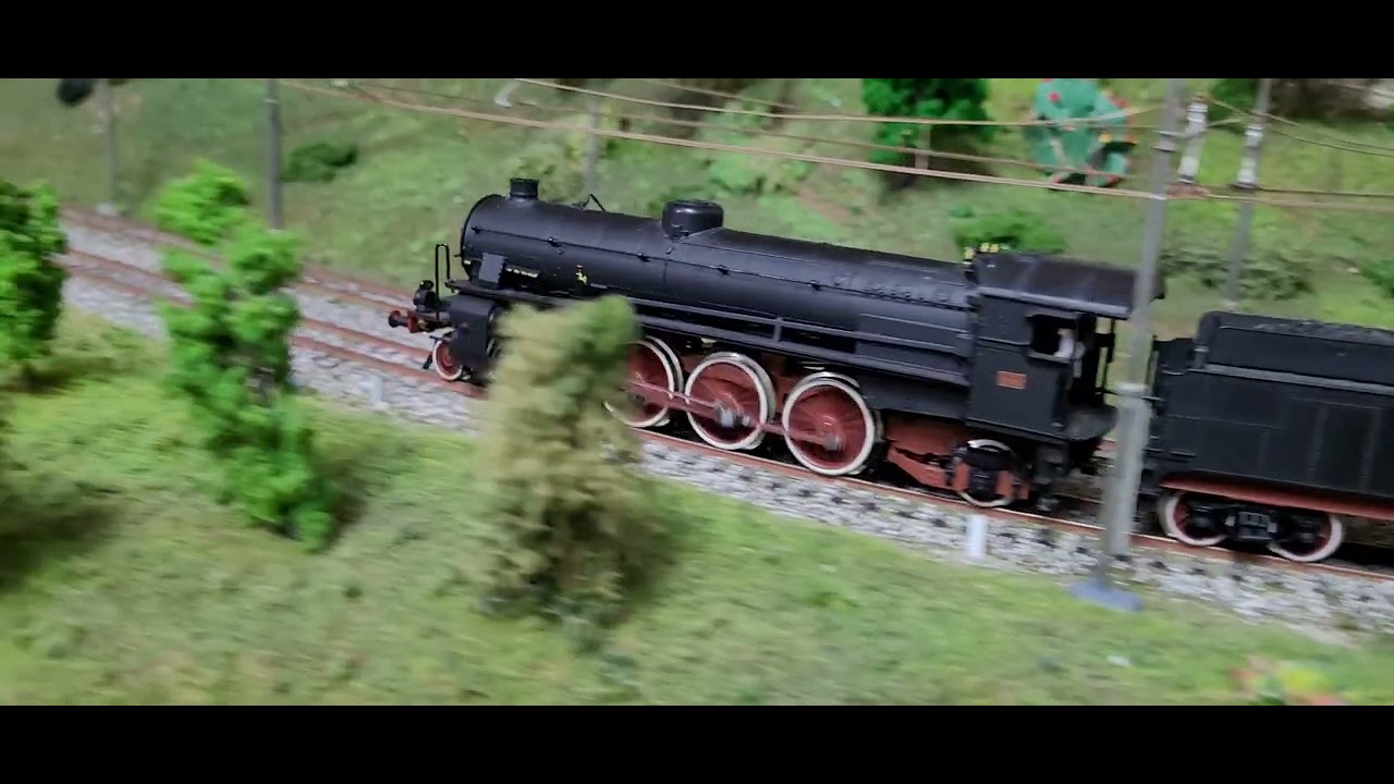 locomotiva Fs 746-019 Rivarossi e carrozze Roco