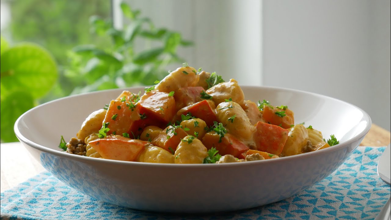 Kürbis Gnocchi Pfanne mit Hackfleisch || Pumpkin Gnocchi Stir Fry with Ground Beef || [ENG SUBS]