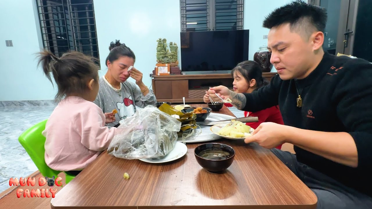 Mother cried during meal making family worried about her health