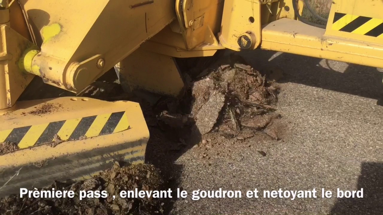 Reprofilage Du Chemin En Goudron Degradée