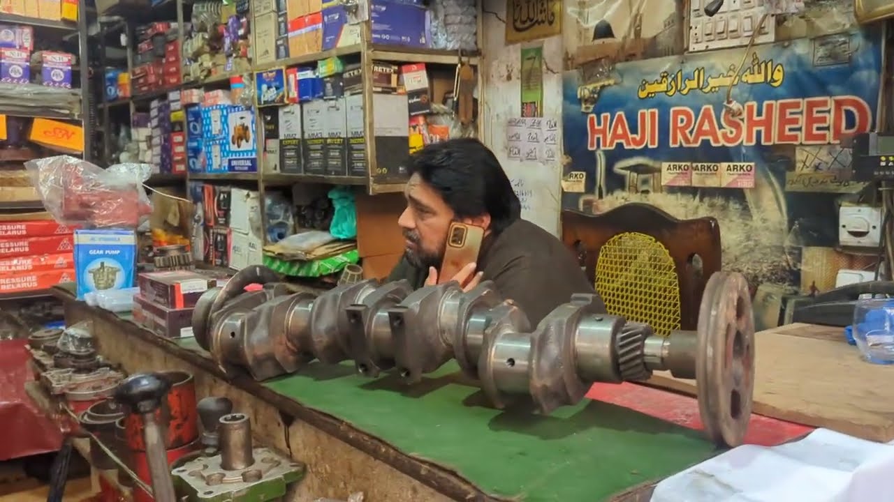 روسی ٹریکٹر کا سامان کباڑ مارکیٹ فیصل آباد میں ٹریکٹر کباڑ مارکیٹ