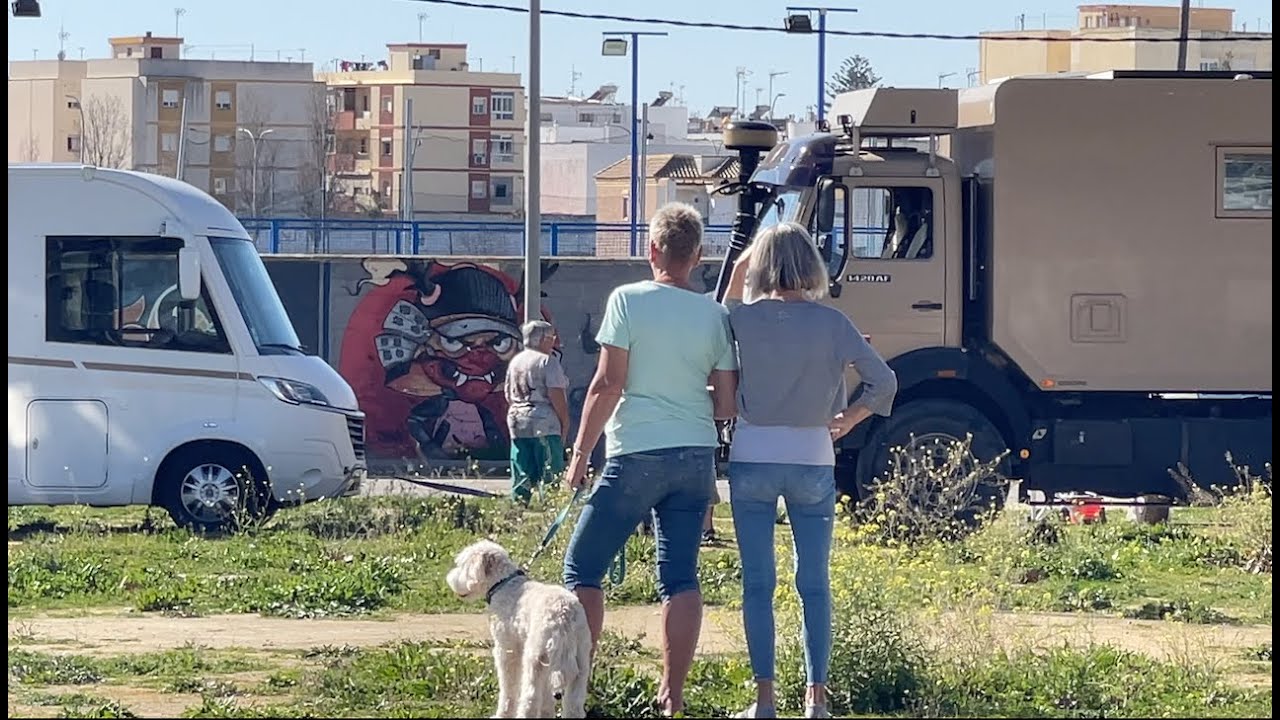 Tarifa    Puerta Real, Cadiz      Camperaars helpen elkaar 👍 @2024#034