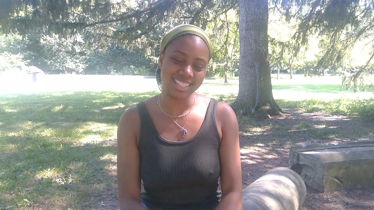 Interviewing College Student About Her Soles 59 | Public Feet Interview | Scouting Soleful Stories