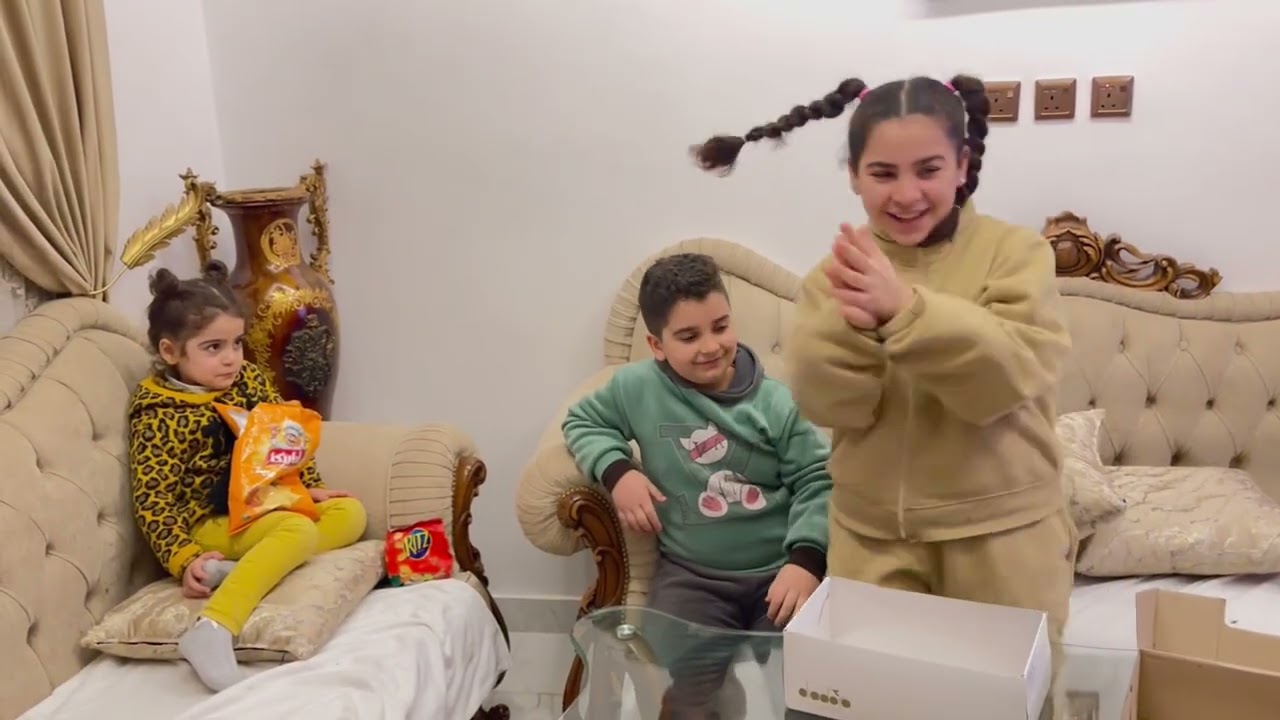 تحدي الصنديق الغامضة يا حرام نوال شو صار فيها 😂😨👍