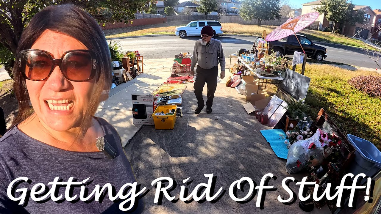 Last Days Are The Longest! Cleaning My Mom's Place & Getting Ready For Estate Sale