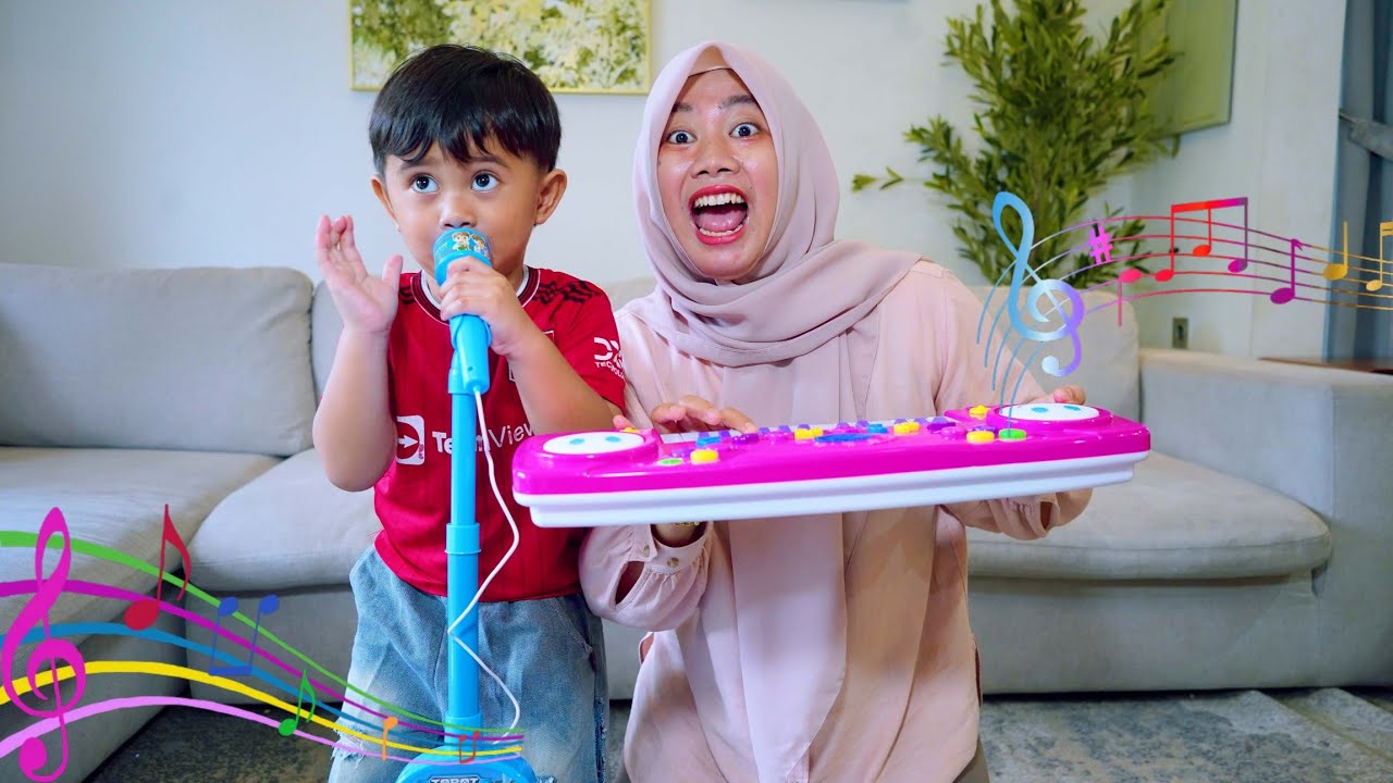 DADAKAN BELI MAINAN MIC MUSIK 😱 AZAM  NYANYI LAGU BALONKU ADA LIMA