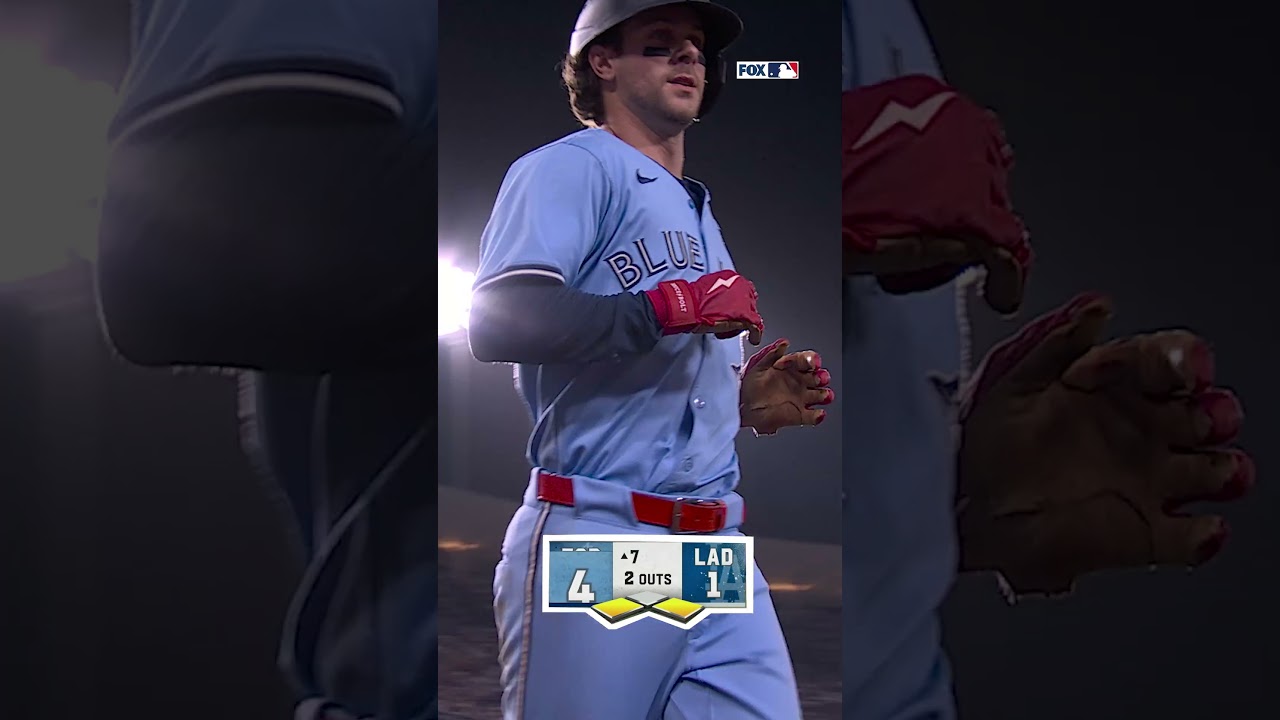 The Blue Jays broke this game open in the 7th #mlb #bluejays #playoffs