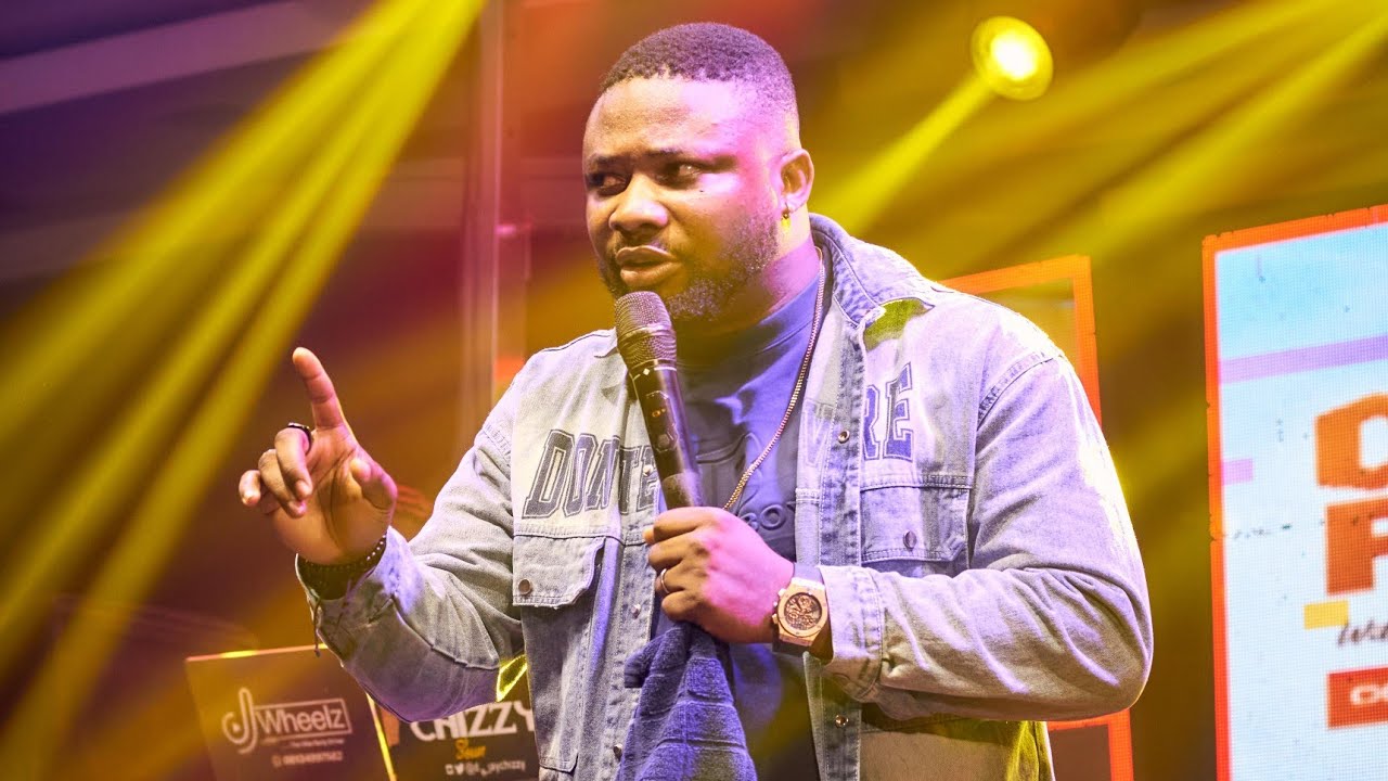 ABARIE.COM thrills the audience with his amazing performance at CRUISE FIESTA with MC STEVE 3.0 😂📌