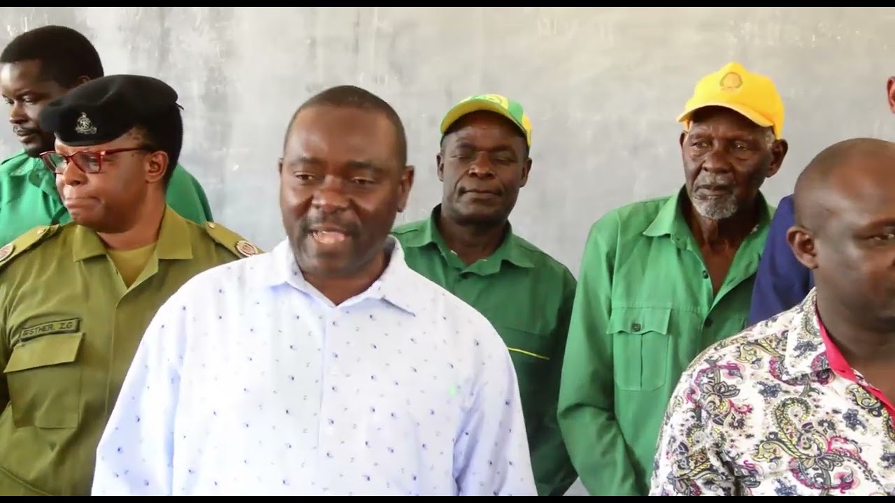 DC KISHAPU AFANYA UKAGUZI WA MIRADI YA MAENDELEO KATIKA KATA YA KISHAPU.