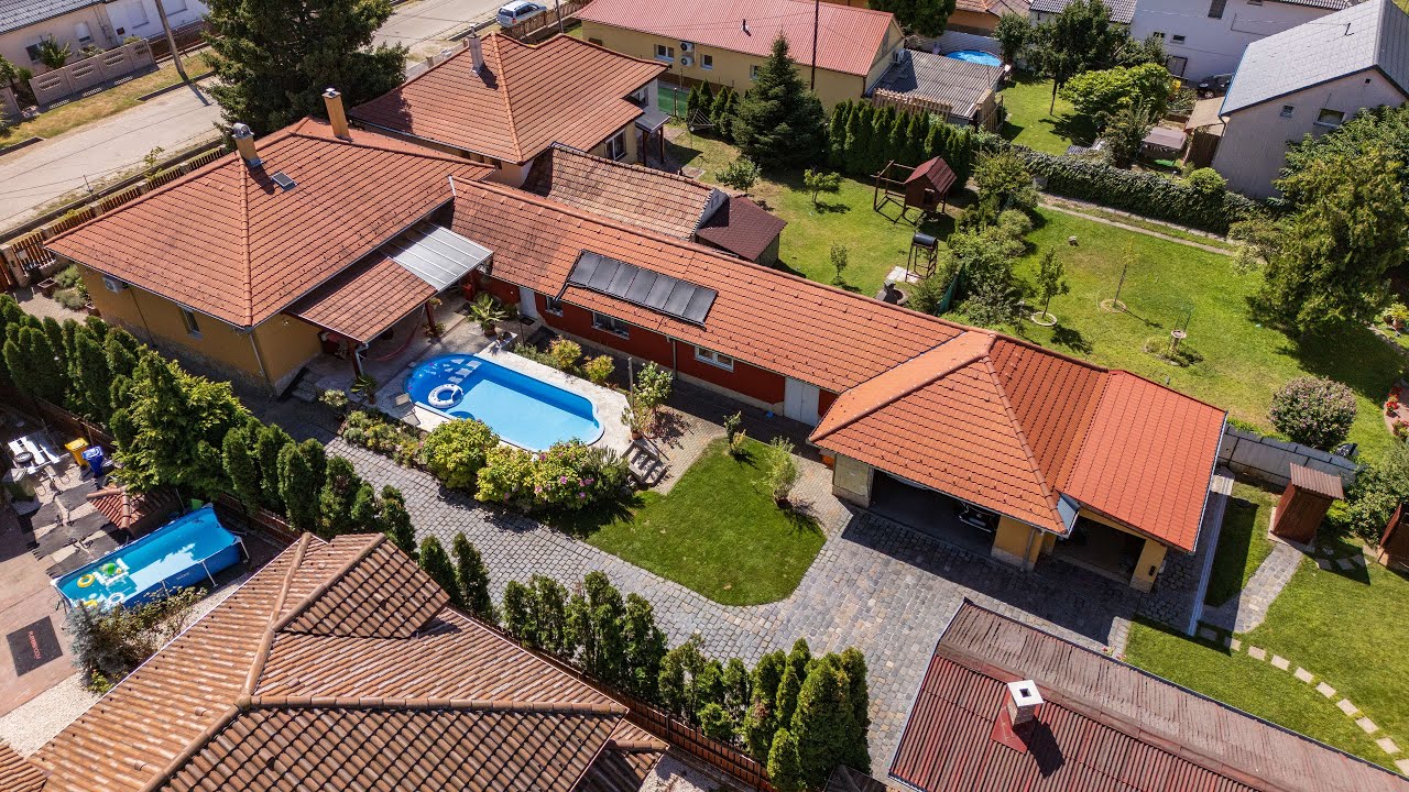 DUNAHARASZTI / CSALÁDI HÁZ / TÉGLA / 5 SZOBA / 220 M²