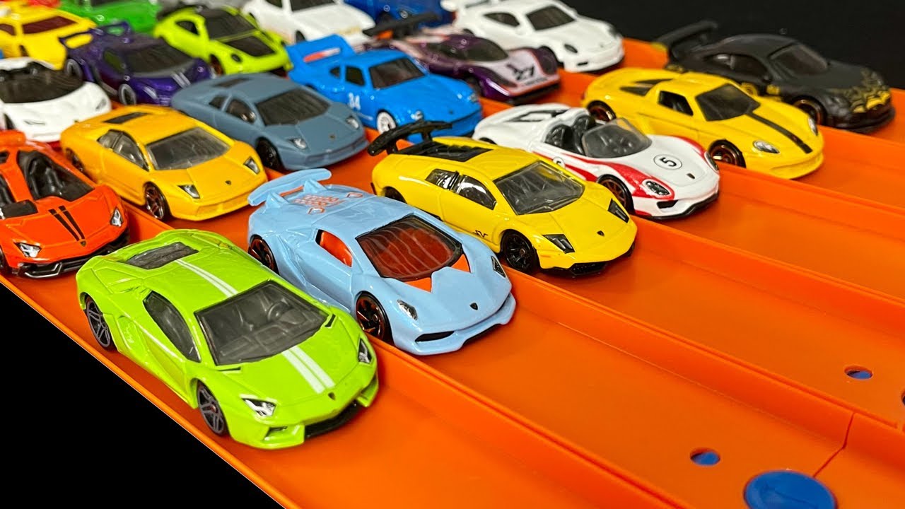 Lamborghini vs Porsche Hot Wheels Tournament!