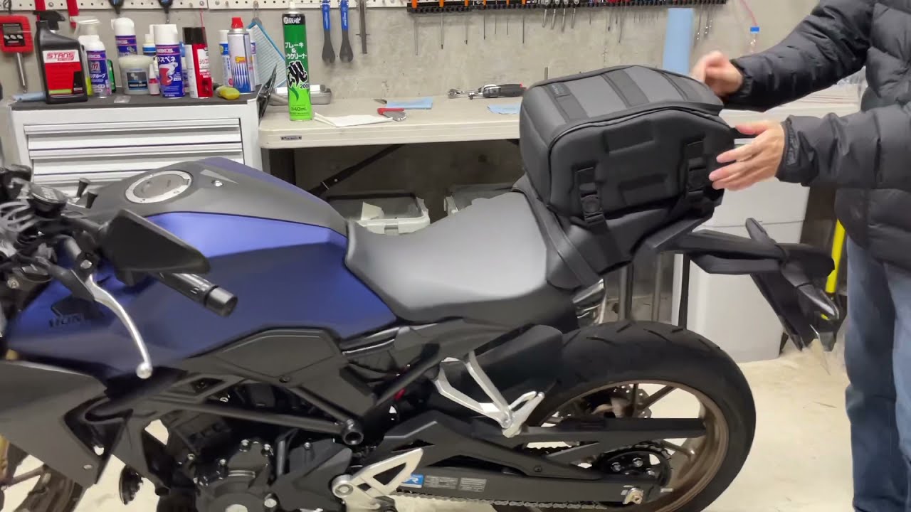 RSタイチのシートバックRSB312をレビュー！CB250Rにピッタリ！取り付け方