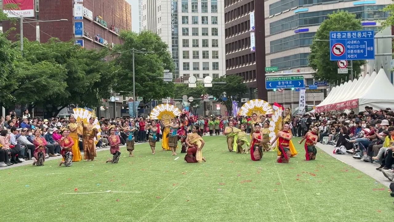 สยามส่องแสง - Shining Siam บ้านเบญจนาฏ (2nd zone A)