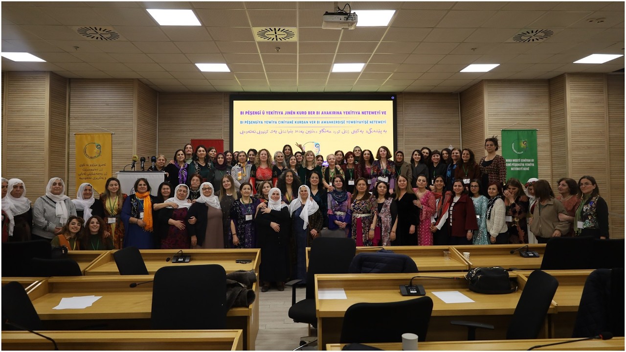 Kürt Kadın Birliği Platformu toplantı sonuç bildirgesini açıklıyor