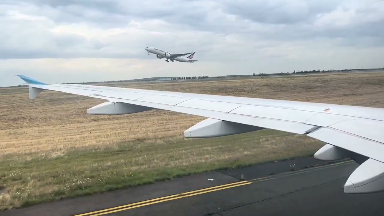 TRIPREPORT: Eurowings (Economy) Hamburg - Paris Charles de Gaulle CDG Airbus A320-200