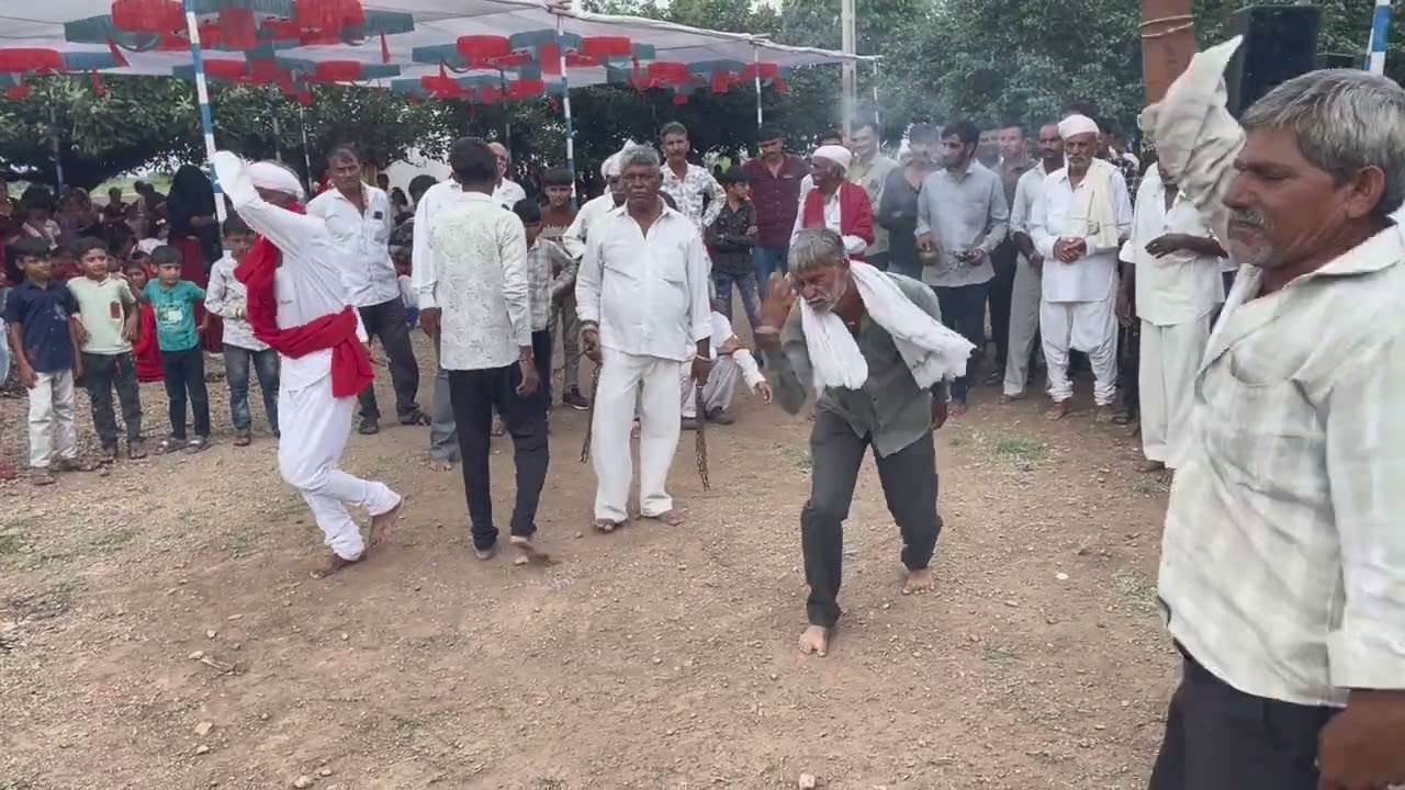 Vachrabhai Na Dakla Bhuva Dhune 