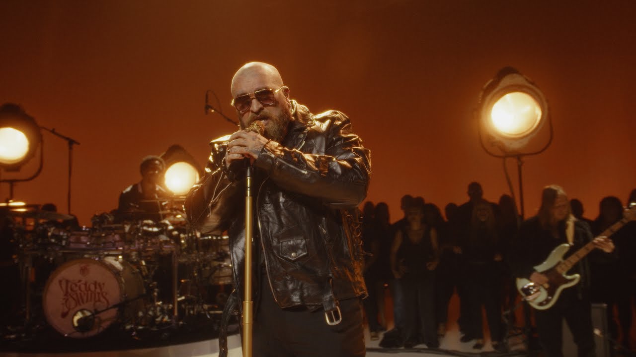 Teddy Swims– “Lose Control” [2024 Billboard Music Awards]