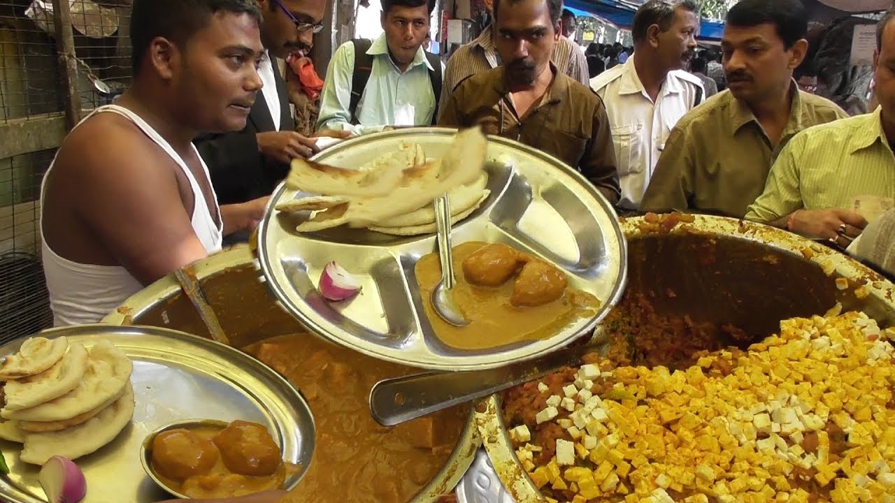 Two Tandoori Roti (Bread) & One Veg Curry @12 Rs (0.186 US Dollar) Only|Indian Street Food Loves You