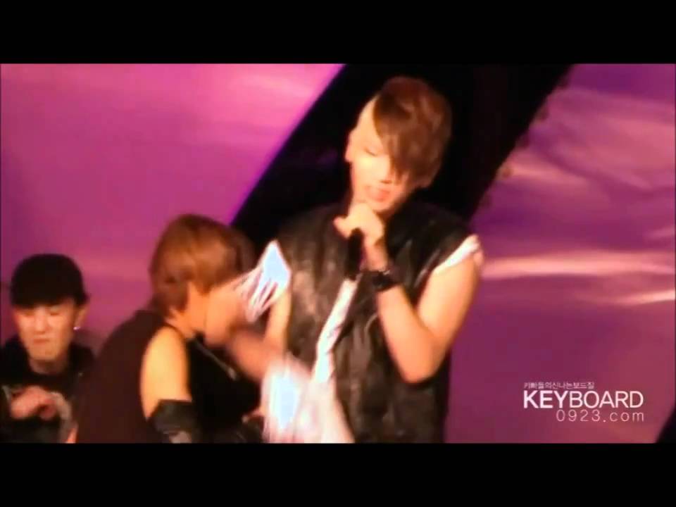 SHINee 2010 stage mistake compilation