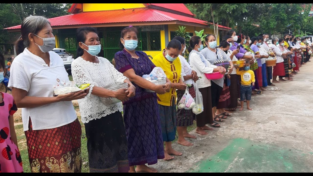 ตักบาตรเทโว วันออกพรรษา