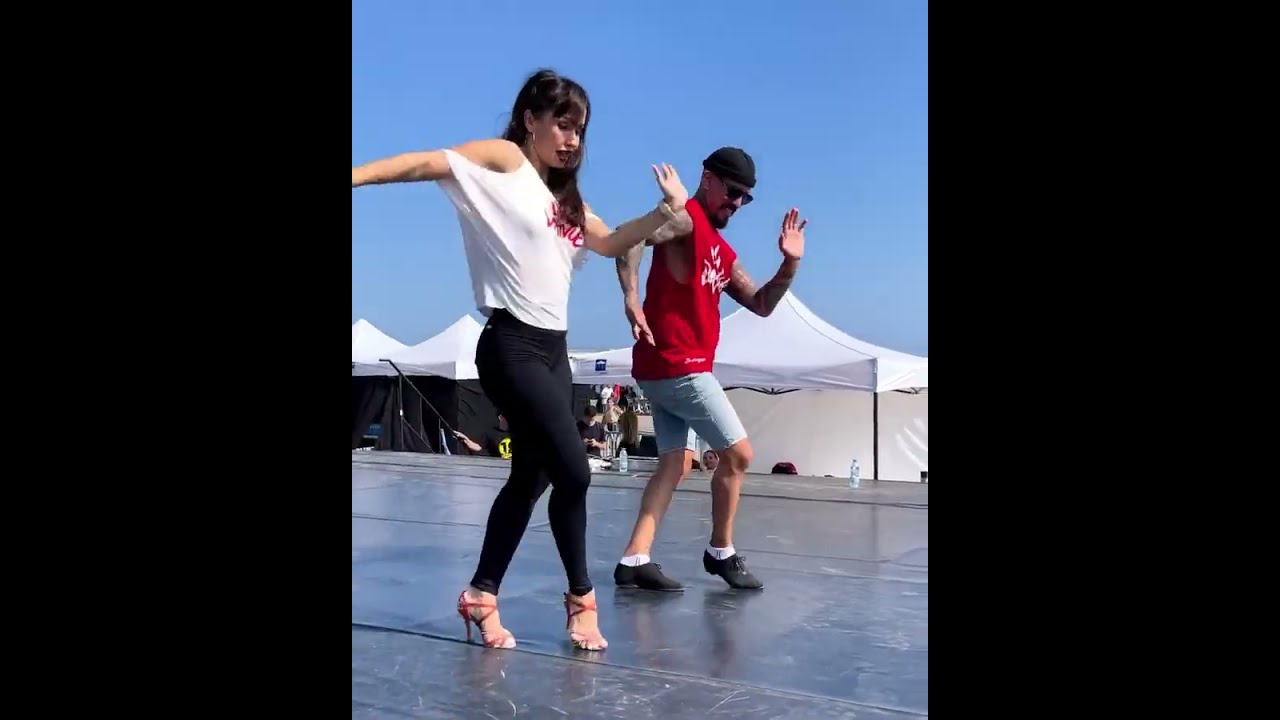 Adrián y Anita bailan Me Hace Daño Verte - Fresto Music⁠