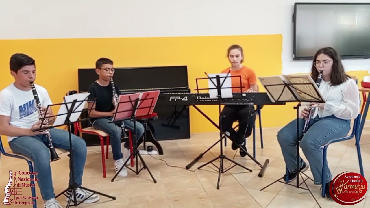 F.Aquino, V.Commisso, S.Napoli, C.Macrì - Minuetto di Bach