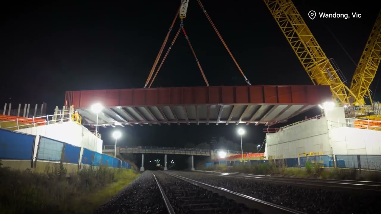 New bridge installed at Wandong in milestone for Beveridge to Albury project in Victoria - Feb 2026