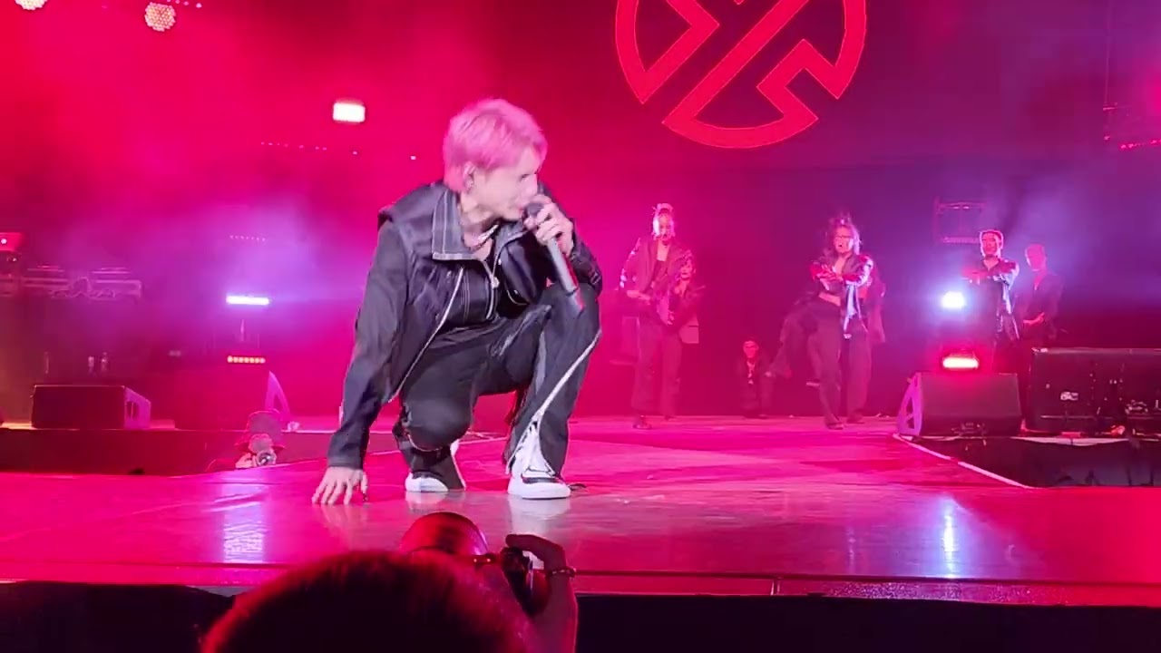 张艺兴 Lay Zhang Joker (小丑) Metamoon Music Festival 11/26/22