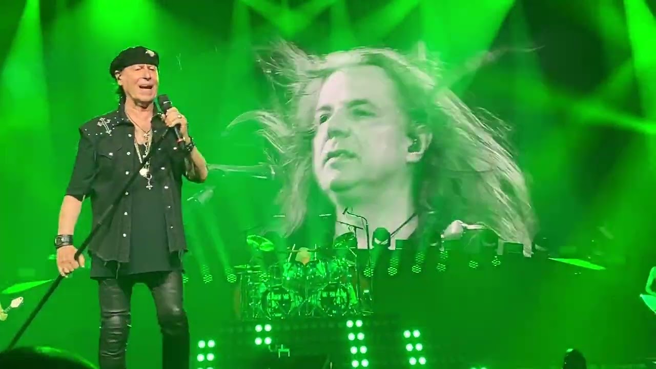 Scorpions - Bad boys running wild live HD Lyon France 28/05/2023, vue fosse, from the pit