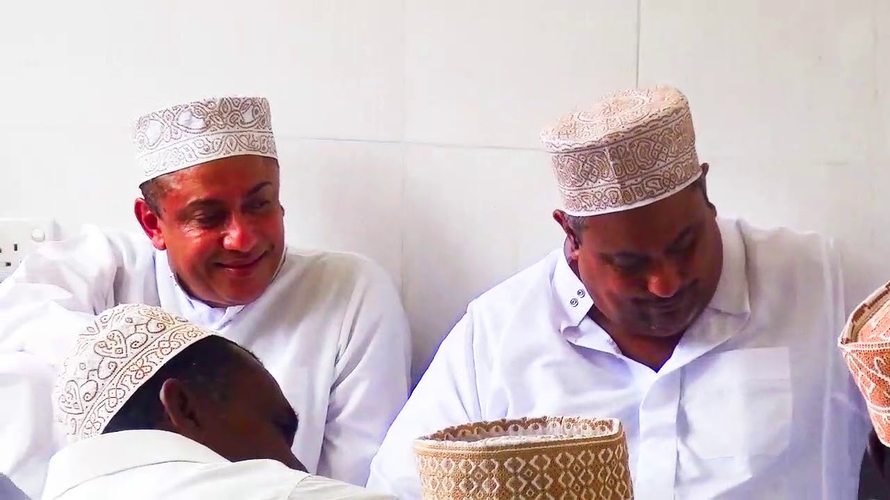 JUWENI YUMO NDANI YENU RASULALLAH :: Ust. Muhammad Ahmed Awes.