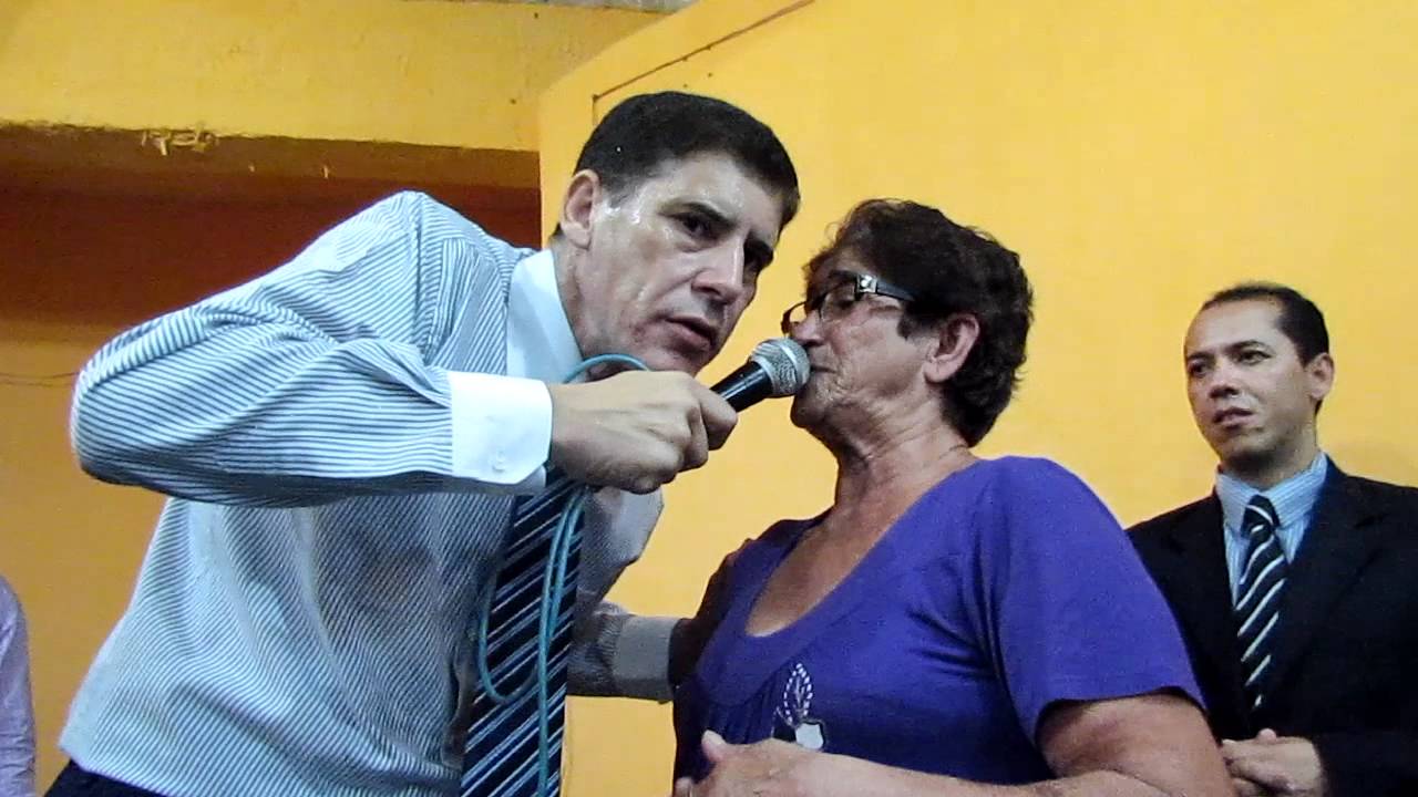 PASTOR SERGIO SORA   CAROÇO DO TAMANHO DE UMA LARANJA SUMIU APOS A UNÇAO DO AZEITE QUE ESQUENTA