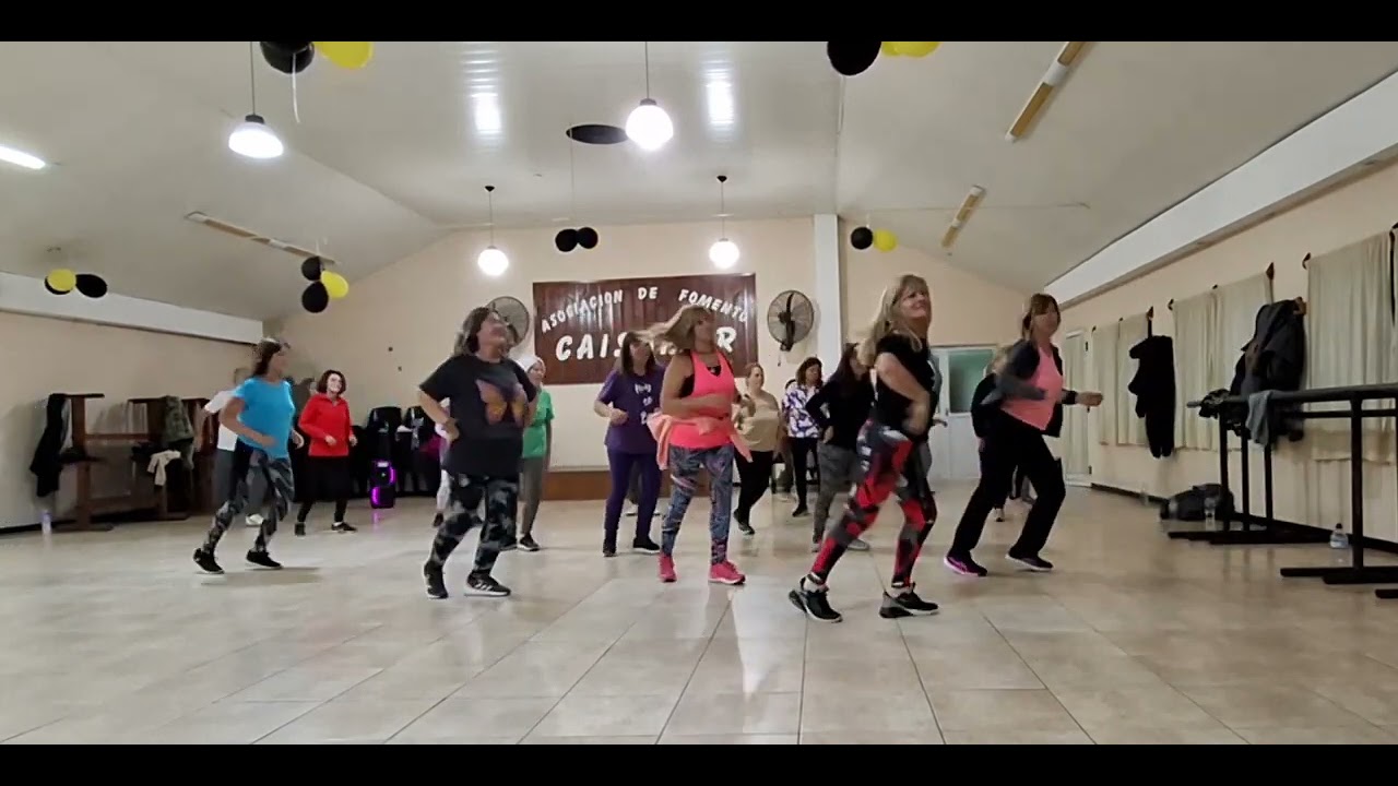 Suavemente, Elvis Crespo, Luck Ra, coreo feliz, quilombo,  clase