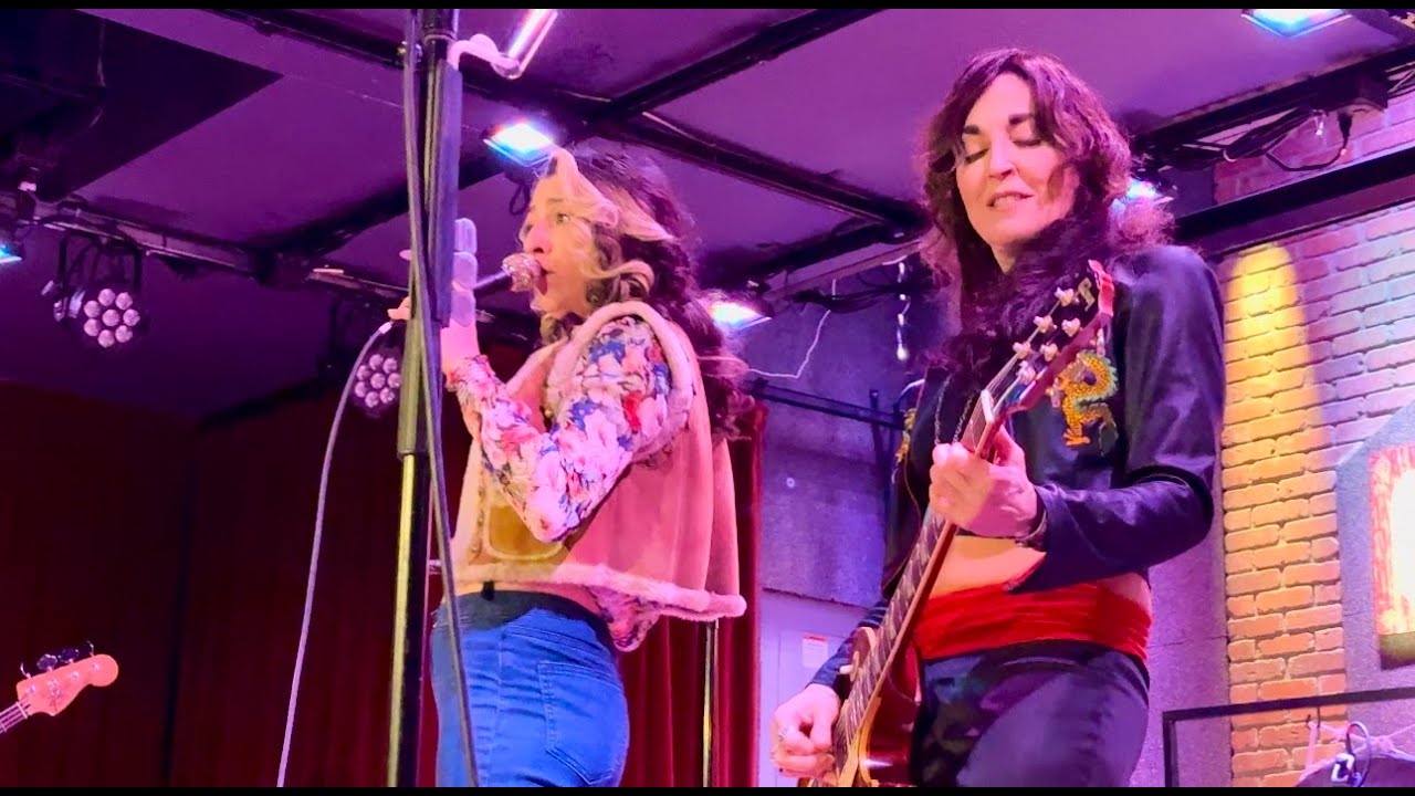 Lez Zeppelin - Rock and Roll, Live Concert