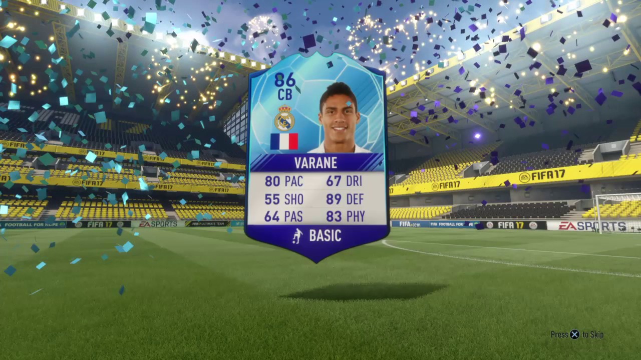 FIFA 17 Ultimate Blue Card Varane in Pack.