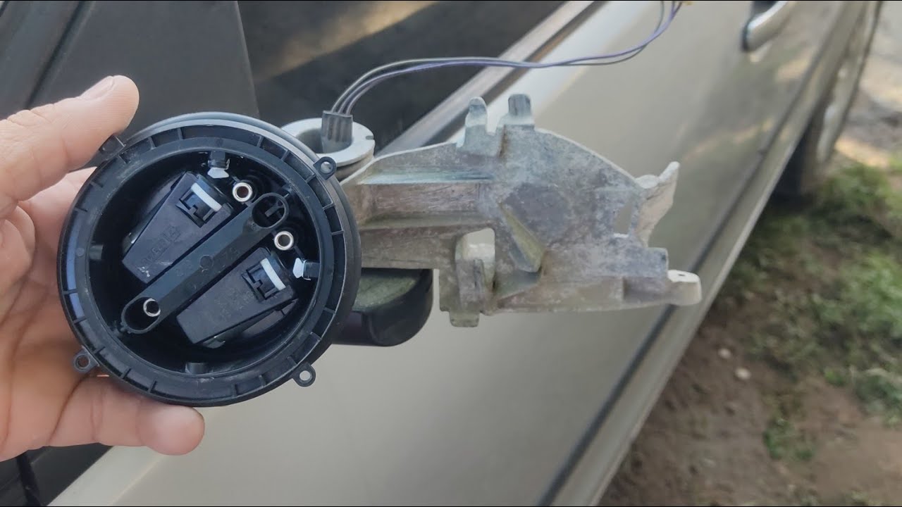 Como trocar o reparo do retrovisor elétrico do Volkswagen polo