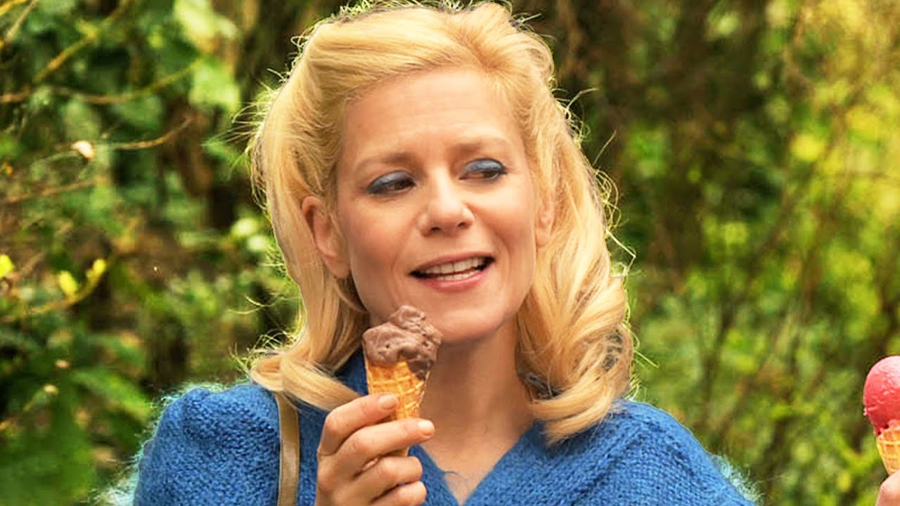 STELLA EST AMOUREUSE Bande Annonce (2022) Marina Foïs