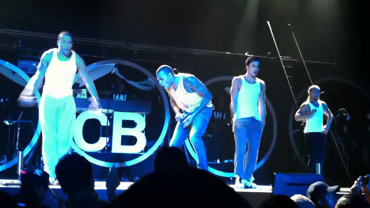 Chris Brown - Oh My Love  - F.A.M.E. tour Raleigh NC Live 10/01/11 HD