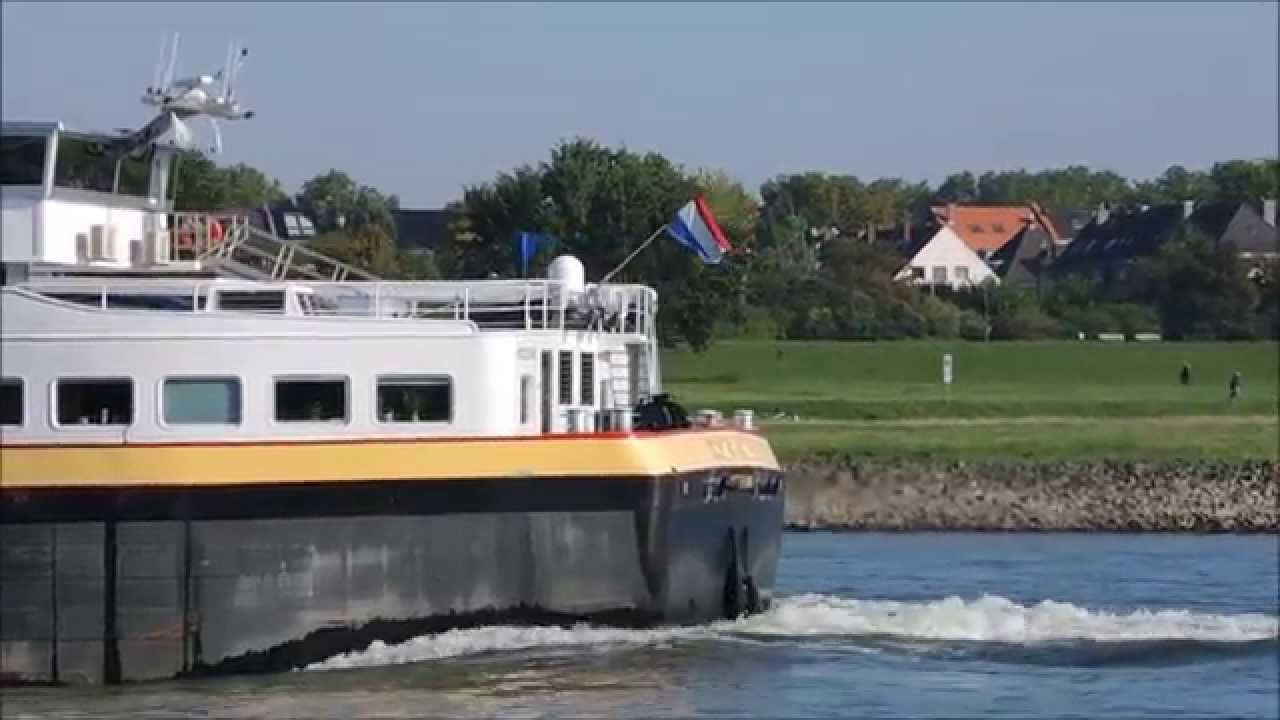 Tankschiff Somtrags XII auf dem Rhein